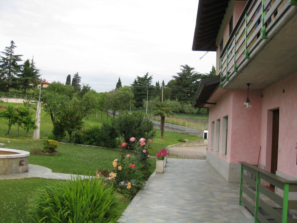 B&B Garden Solto Collina Exteriér fotografie