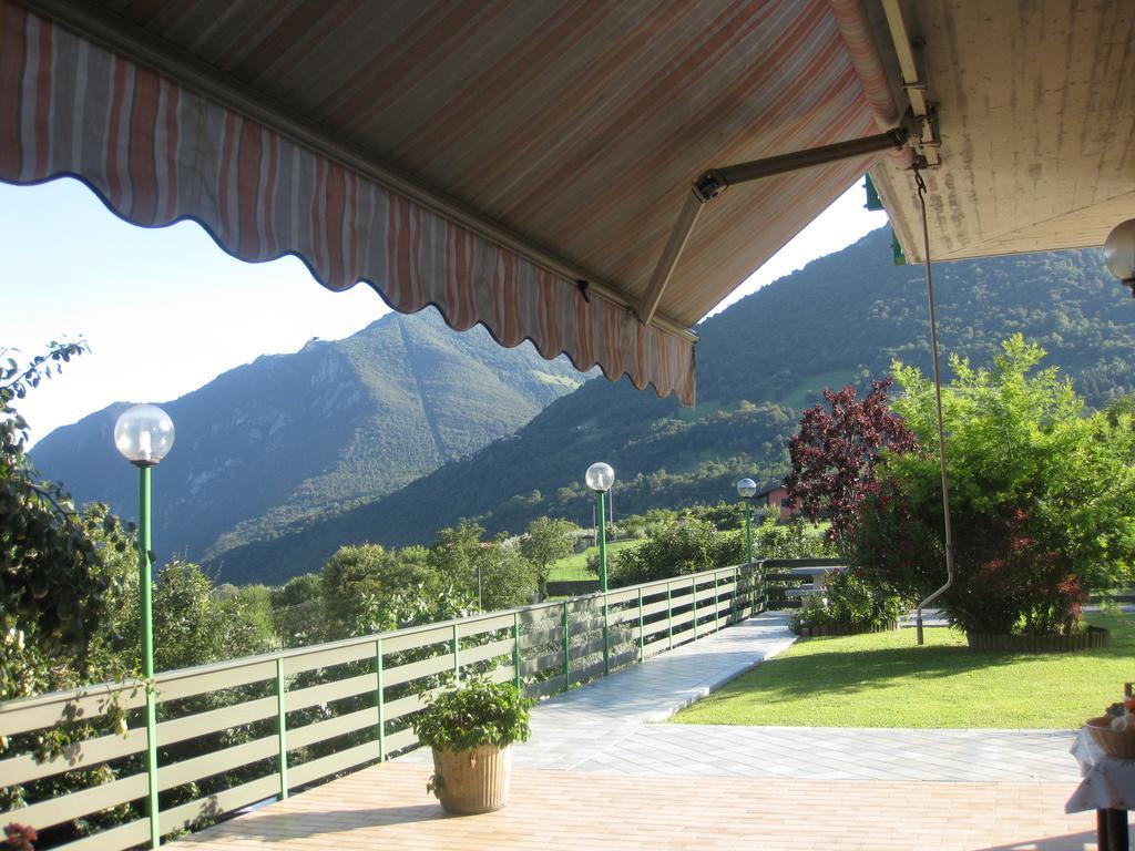 B&B Garden Solto Collina Exteriér fotografie
