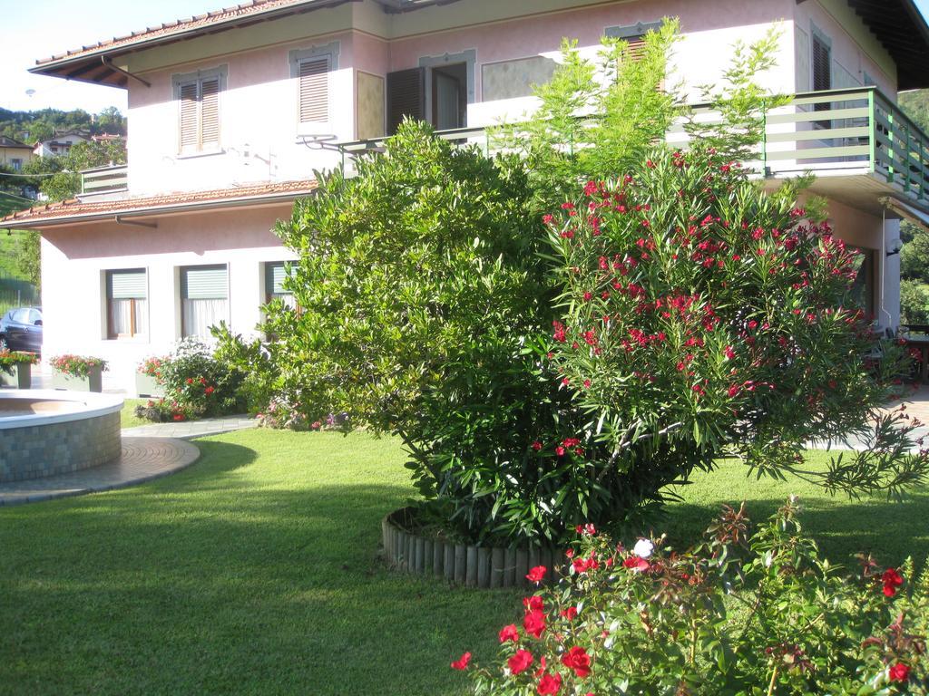 B&B Garden Solto Collina Exteriér fotografie